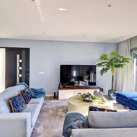 24, The Townhouse By Lovelystay * Funchal
