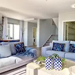 24, The Townhouse By Lovelystay