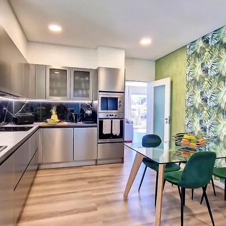 24, The Townhouse By Lovelystay