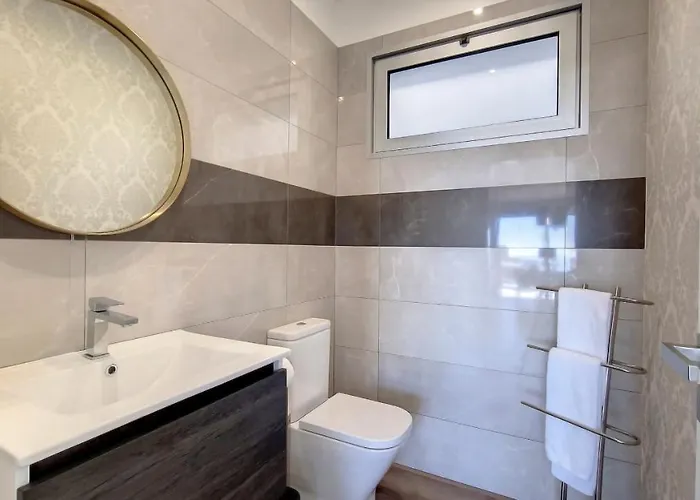 24, The Townhouse By Lovelystay *