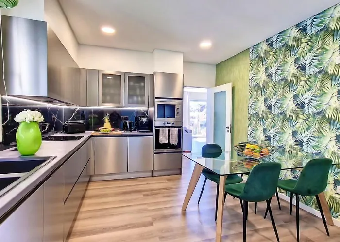 24, The Townhouse By Lovelystay