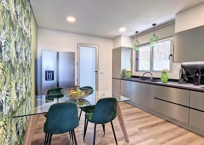 24, The Townhouse By Lovelystay Funchal (Madeira)