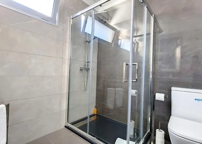 24, The Townhouse By Lovelystay