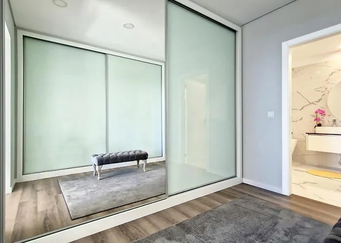 24, The Townhouse By Lovelystay * Funchal (Madeira)