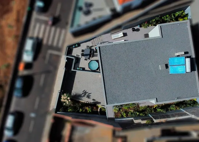 24, The Townhouse By Lovelystay Funchal (Madeira)